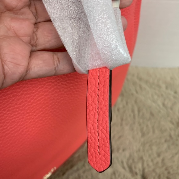 BNWT KATE SPADE PEACH SOFT LEATHER HOBO WITH DETACHABLE STRAP FOR CROSSB… - Picture 4 of 13